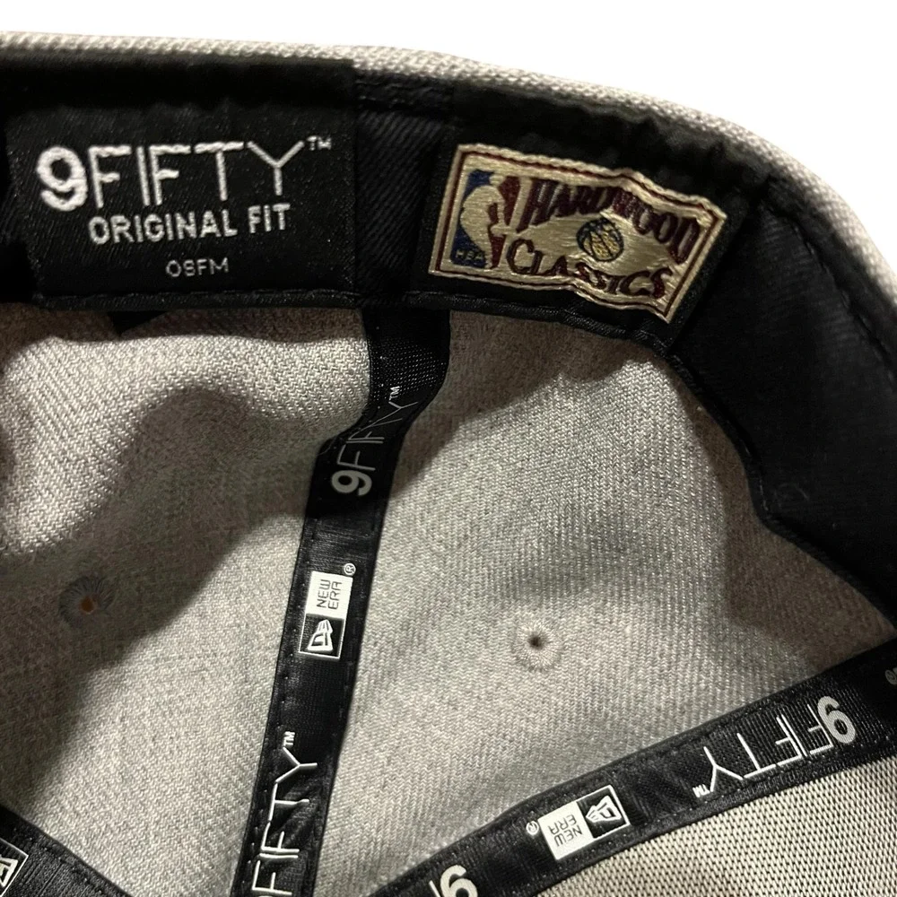 New Era 9FIFTY Chicago Bulls Snapback Hat Grey Red NBA Hardwood Classics OSFM